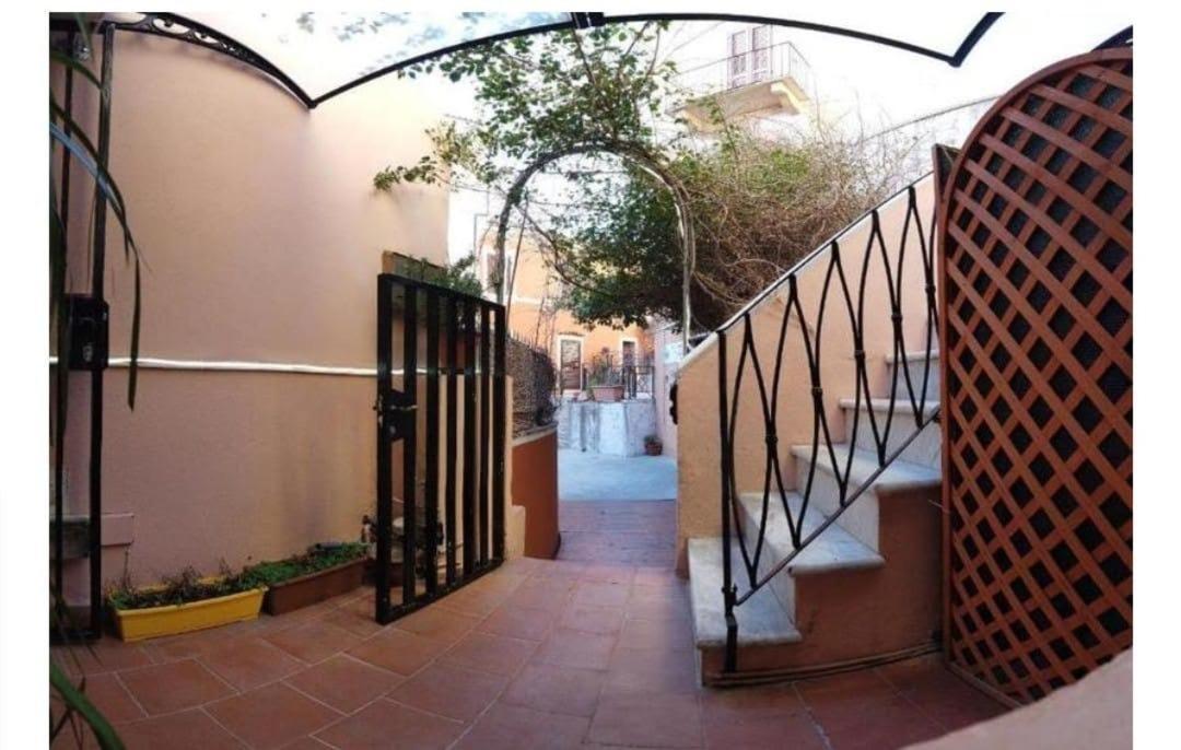 Locanda Genovese 20 La Maddalena  Zewnętrze zdjęcie